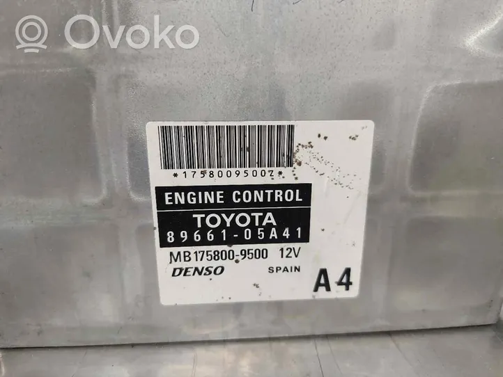 Toyota Avensis T250 Moottorin ohjainlaite/moduuli 8966105A41