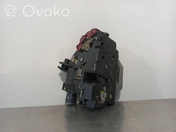 Audi A4 S4 B6 8E 8H Serratura portiera anteriore 8E1837016C