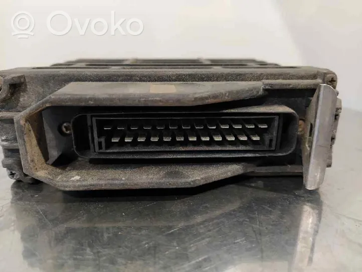 Opel Kadett E Moottorin ohjainlaite/moduuli 90270598