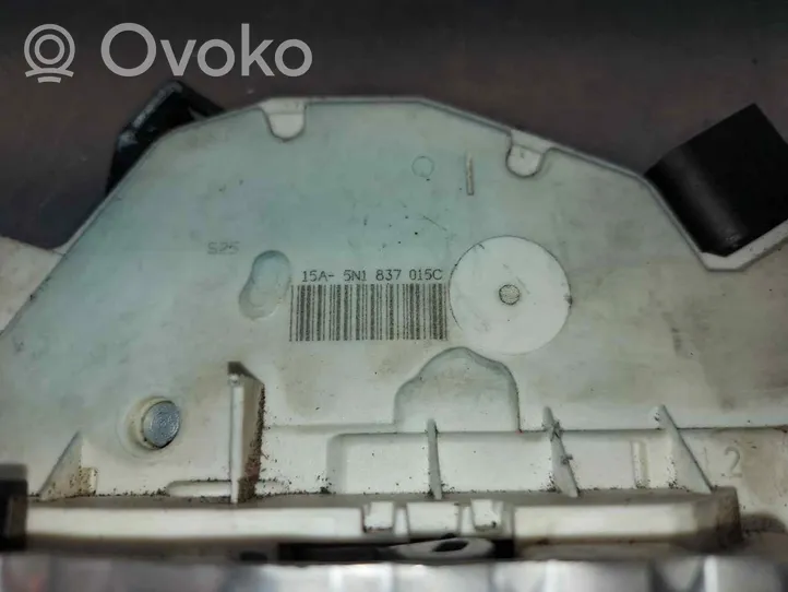 Volkswagen Scirocco Priekšpusē slēdzene 5N1837015C