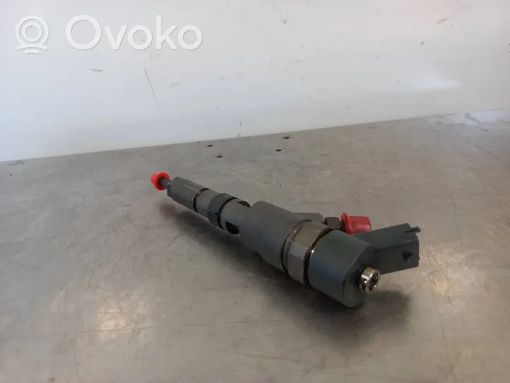 Peugeot 406 Injecteur de carburant 9635196580