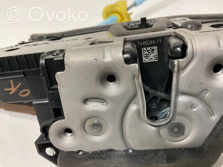 BMW 3 G20 G21 Mechanizm i silniczek wycieraczek szyby przedniej / czołowej 744504411