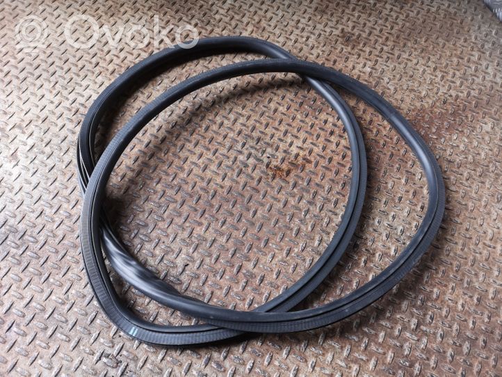 Opel Mokka Rear door rubber seal (on body) 