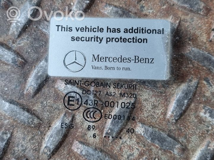 Mercedes-Benz Sprinter W906 Priekšējo durvju stikls(divdurvju mašīnas) 43R001025