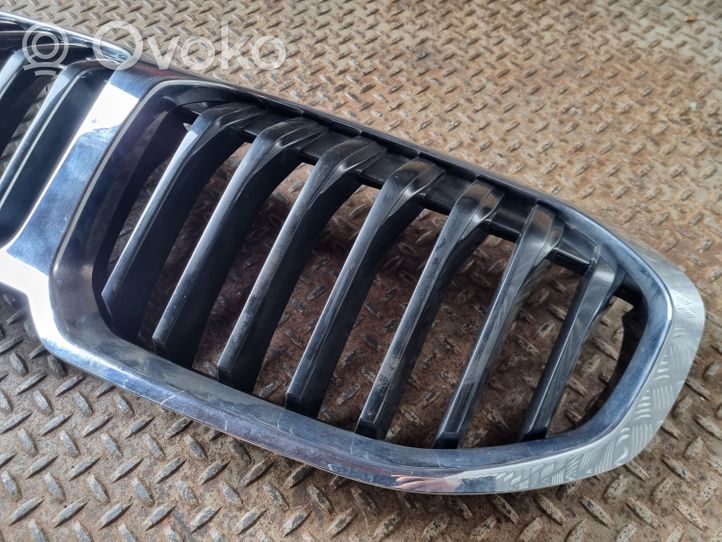 BMW 1 F40 Front bumper upper radiator grill 5A39368