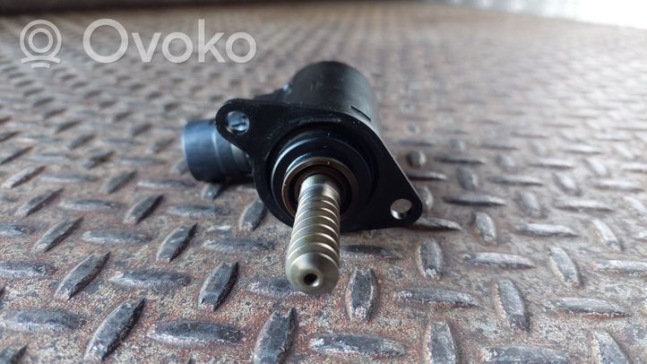 BMW 5 G30 G31 Valvola di controllo dell’olio 8652738