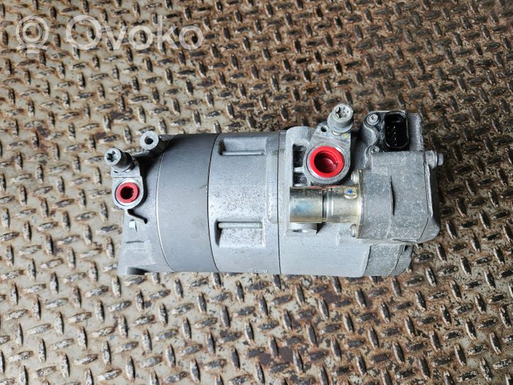 BMW 5 G30 G31 Compressore aria condizionata (A/C) (pompa) 6998210