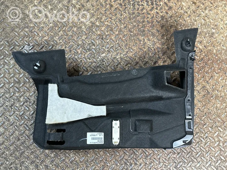 BMW 5 G30 G31 Panelės apdailos skydas (apatinis) 9362990