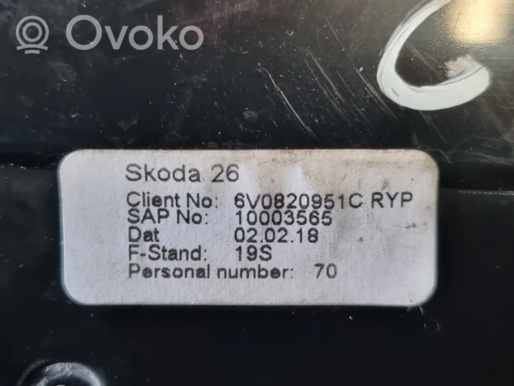 Skoda Fabia Mk3 (NJ) Dysze / Kratki środkowego nawiewu deski rozdzielczej 6V0820951C