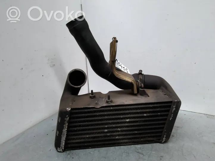 Audi 80 90 S2 B4 Starpdzesētāja radiators 