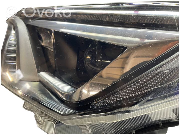 Toyota RAV 4 (XA40) Lampa przednia 8118542680