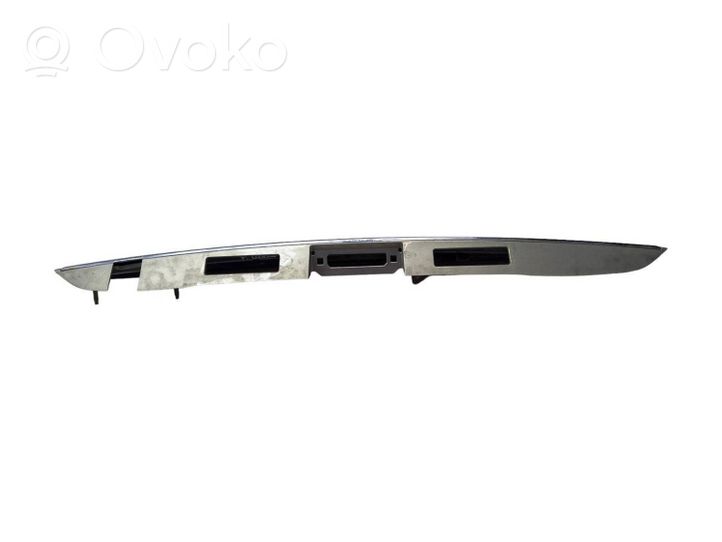 Lexus RX 300 Takaluukun rekisterikilven valon palkki 7680148050