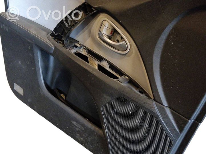 Toyota Avensis T270 Apmušimas priekinių durų (obšifke) 6762905060