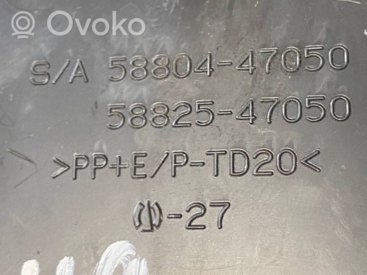 Toyota Prius+ (ZVW40) Przedni uchwyt na kubek tunelu środkowego 5882547050