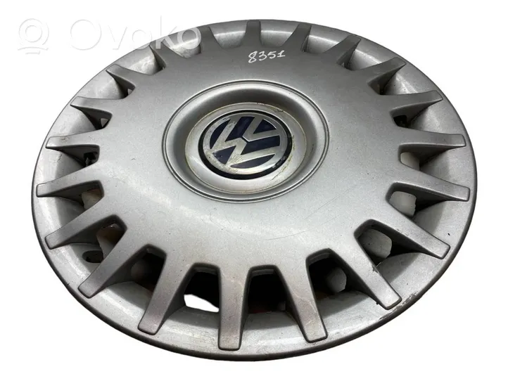 Volkswagen Golf IV R15 wheel hub/cap/trim 1J0601147H