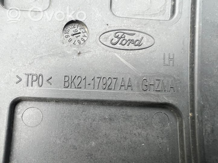 Ford Transit Custom Takapuskurin kulmaosan verhoilu BK2117927A