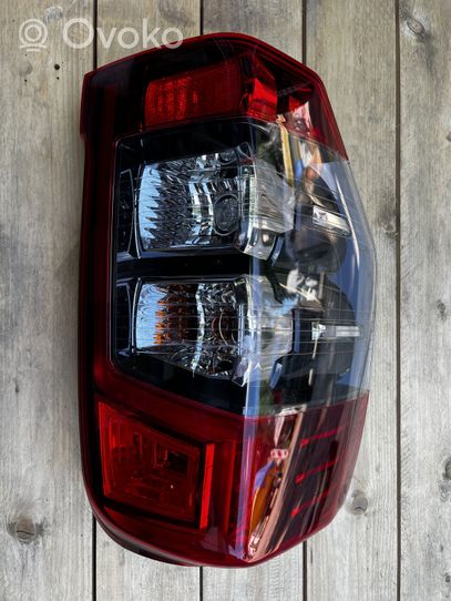 Mitsubishi L200 Lampa tylna ADS0920000