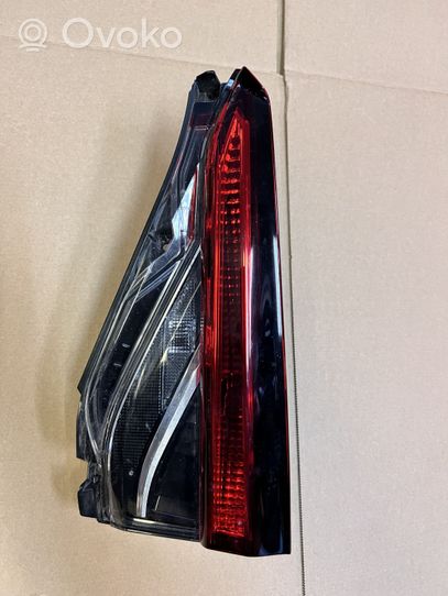 Toyota Corolla E210 E21 Lampy tylnej klapy bagażnika 8158002C3100
