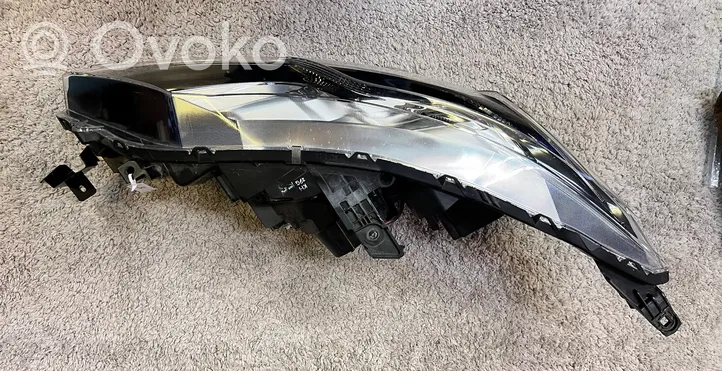 Mitsubishi Eclipse Cross Lampa przednia 8301D066