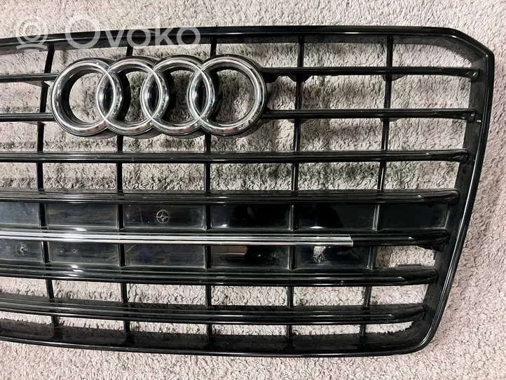 Audi A8 S8 D4 4H Etupuskurin ylempi jäähdytinsäleikkö 4H0853651AA