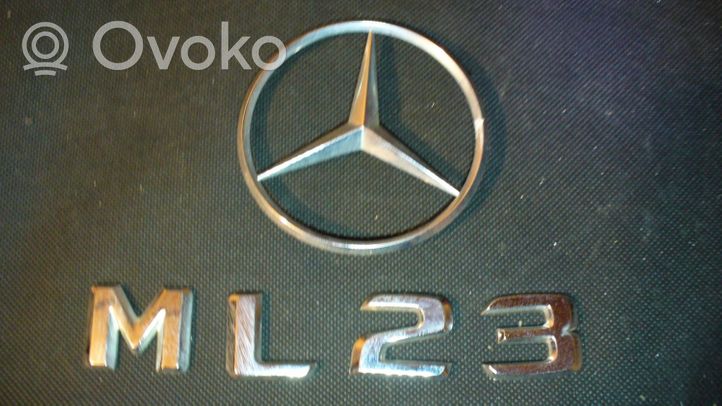 Mercedes-Benz ML W164 Logo, emblème, badge 
