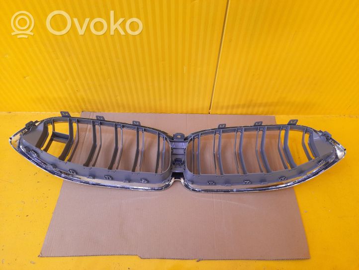 BMW 8 G14 Front grill 1929761