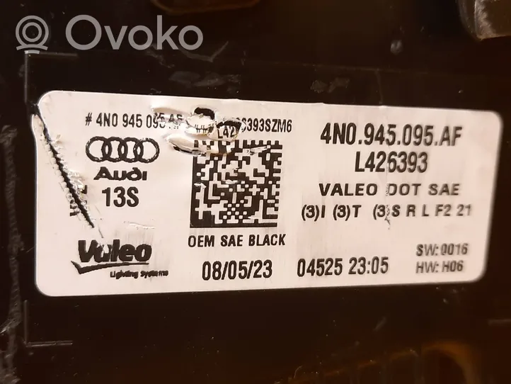 Audi A8 S8 D5 Lampy tylnej klapy bagażnika 4N0945095AF