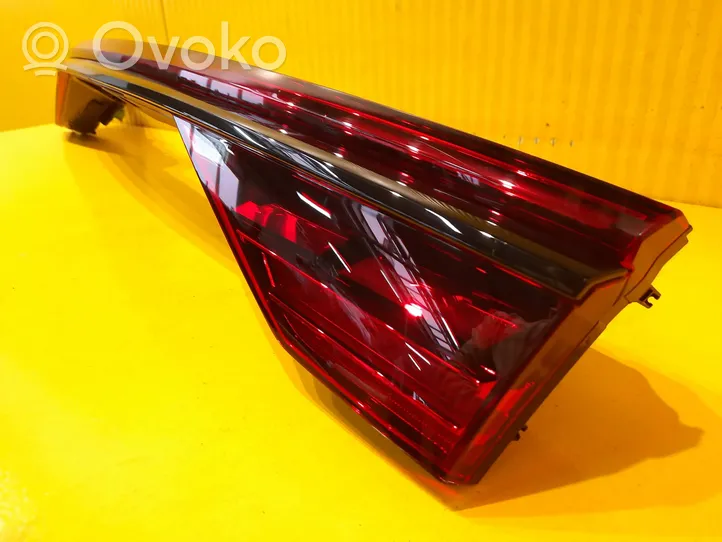 Audi A8 S8 D5 Lampy tylnej klapy bagażnika 4N0945095AF