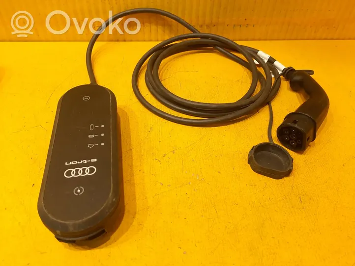 Audi e-tron Cavo di ricarica per auto elettriche 8V4971675AS