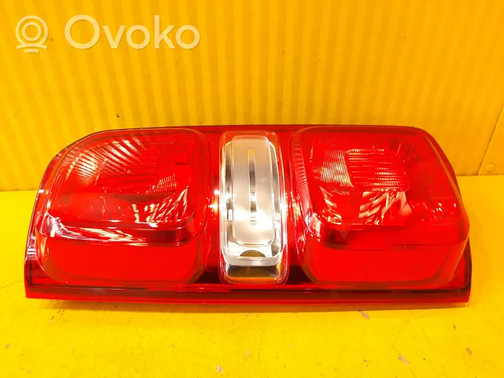 Opel Vivaro Luci posteriori 9608243180