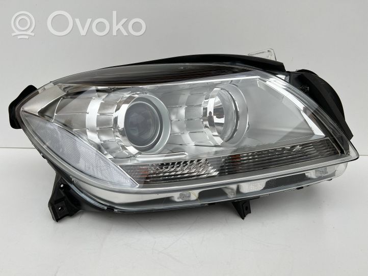 Mercedes-Benz ML W166 Lampa przednia A1668208461