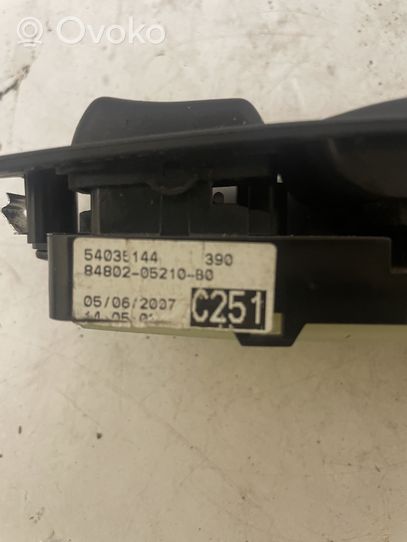 Toyota Avensis T250 Interruttore di controllo dell’alzacristalli elettrico 8480205210