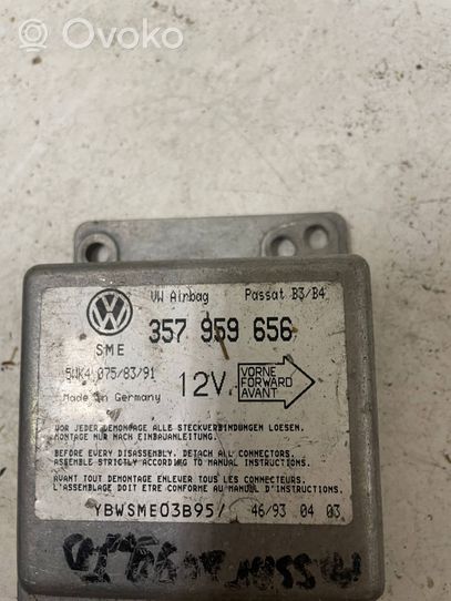 Volkswagen PASSAT B4 Sterownik / Moduł Airbag 357959656