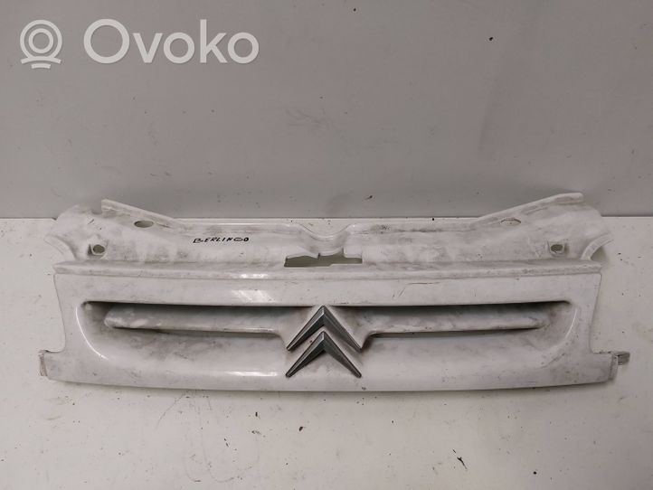 Citroen Berlingo Priekinio žibinto apdaila 9618254877