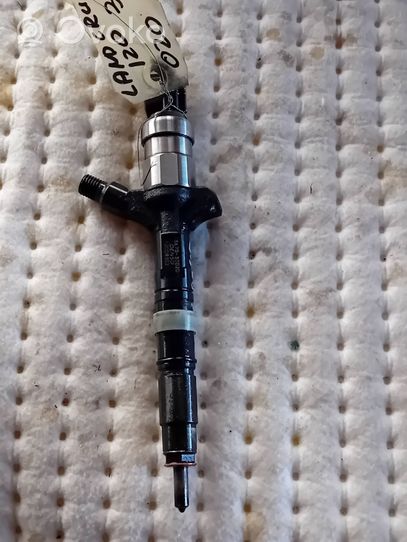 Toyota Land Cruiser (J120) Injecteur de carburant 2367030020