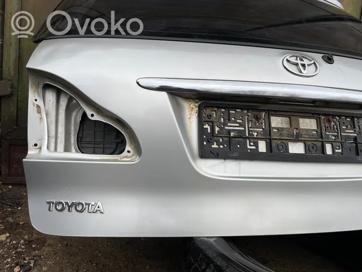 Toyota Avensis Verso Couvercle de coffre 