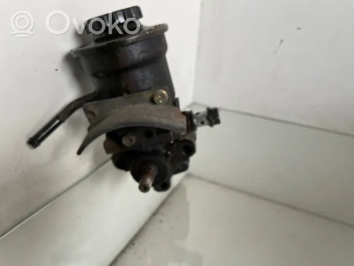 Toyota Avensis Verso Power steering pump 