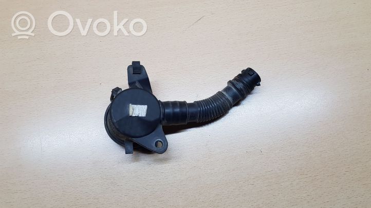 BMW 4 F32 F33 Tuyau de remplissage réservoir de lave-glace 7241664