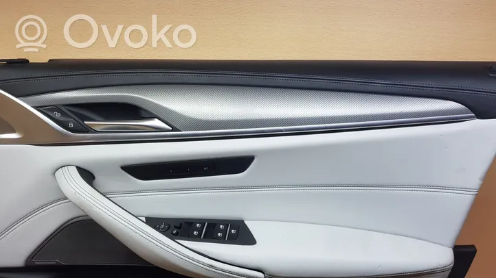 BMW M5 F90 Apmušimas priekinių durų (obšifke) 