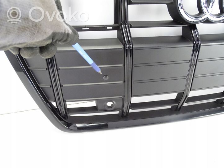 Audi A6 Allroad C8 Maskownica / Grill / Atrapa górna chłodnicy 4K0853651