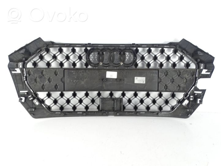 Audi A1 Grille calandre supérieure de pare-chocs avant 82A853653