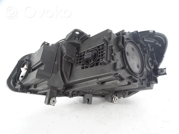 BMW 2 F45 Lampa przednia 7472214-01