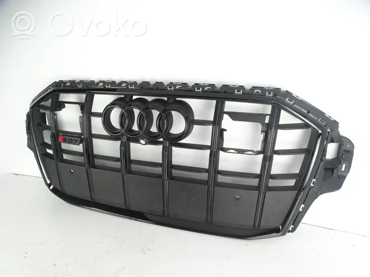 Audi SQ7 Grotelės viršutinės 4M0853651AK