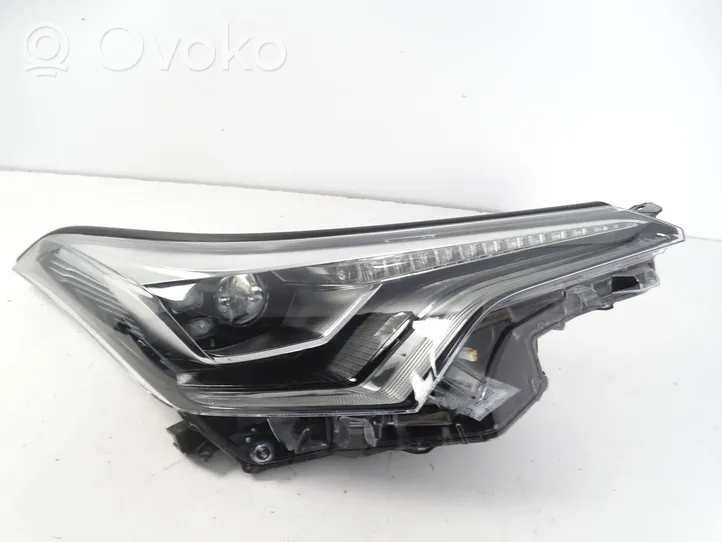 Toyota Yaris Verso Lampa przednia 81110-f4170