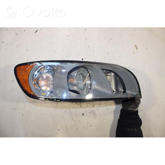 Volvo V50 Lampa przednia 30698886