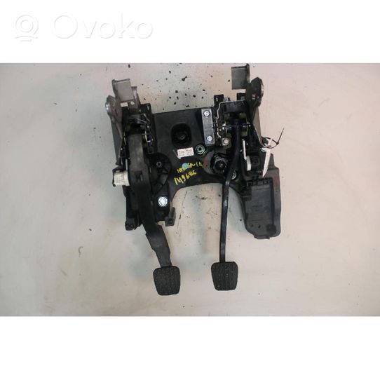 Opel Insignia A Pedal assembly 