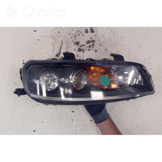 Fiat Punto (188) Lampa przednia 