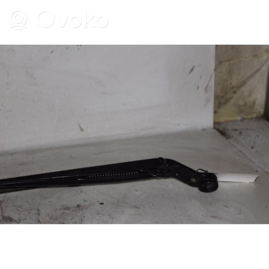 Honda Insight Front wiper blade arm 