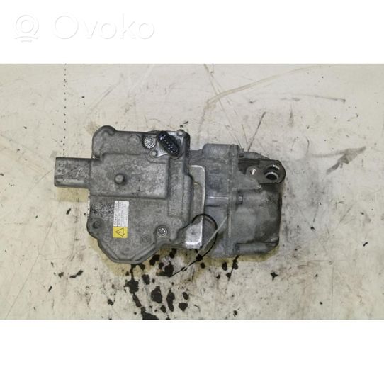 Toyota Auris E180 Ilmastointilaitteen kompressorin pumppu (A/C) 