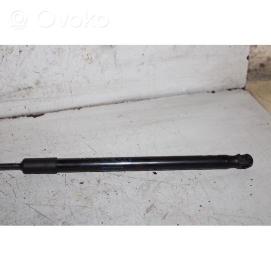 Volkswagen Polo VI AW Rear window strut damper 